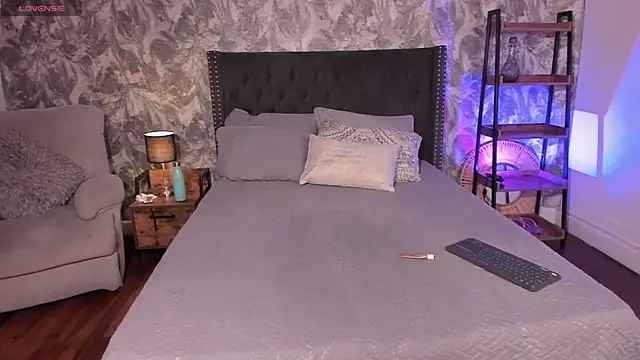 Snapshot of GiorgiaLuxee chatting on October 28, 12:55 pm GiorgiaLuxee online show from October 28, 12:55 pm