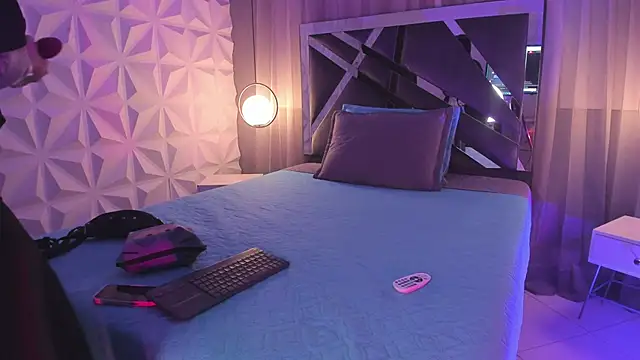 MAGIC TESSA online show from November 21, 8:00 pm