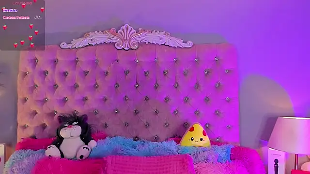 LindaWz  online show from February 10, 4:15 am