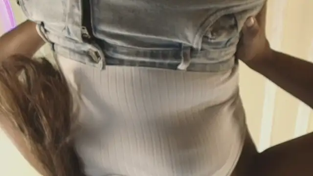 Snapshot of keila_hott20 chatting on October 6, 12:22 pm keila hott20 online show from October 6, 12:22 pm