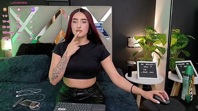 Snapshot of Miia_bunny chatting on October 8, 8:46 pm Miia bunny online show from October 8, 8:46 pm