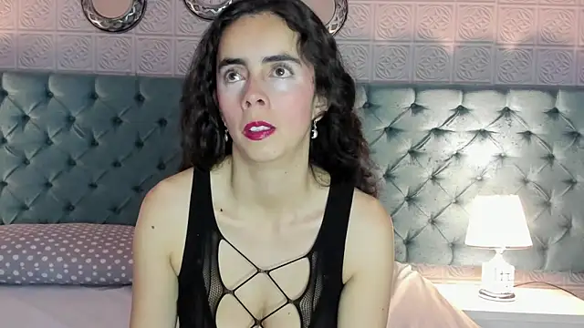 Snapshot of EmmaaGrey chatting on October 22, 1:27 pm EmmaaGrey online show from October 22, 1:27 pm