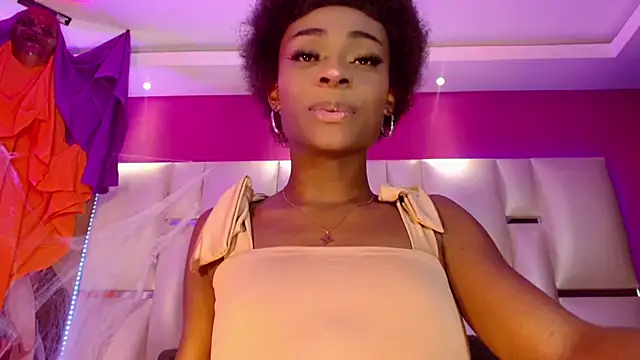 Snapshot of MariahMendezz chatting on October 18, 4:48 am MariahMendezz online show from October 18, 4:48 am