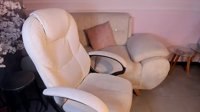 Snapshot of AnaVelvett chatting on September 15, 7:54 pm AnaVelvett online show from September 15, 7:54 pm