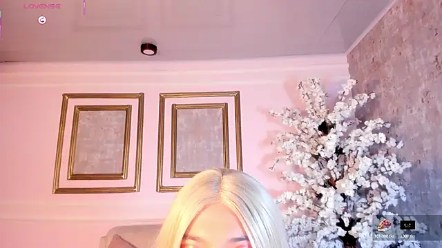 Snapshot of AnaVelvett chatting on September 29, 7:52 pm AnaVelvett online show from September 29, 7:52 pm