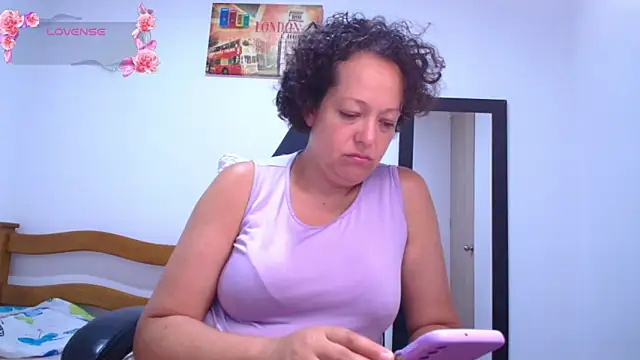 Snapshot of Miss_Oriana chatting on September 17, 11:58 pm Miss Oriana online show from September 17, 11:58 pm