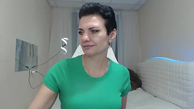 AvaSaturnian online show from November 16, 1:11 pm