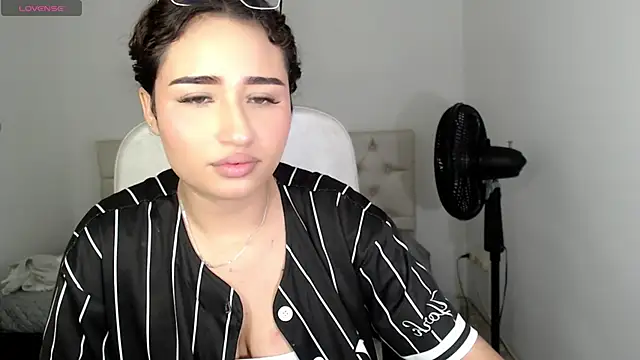 sasha 17  online show from November 4, 4:34 pm