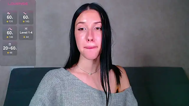 Isabela Fontanaa online show from September 10, 4:40 pm