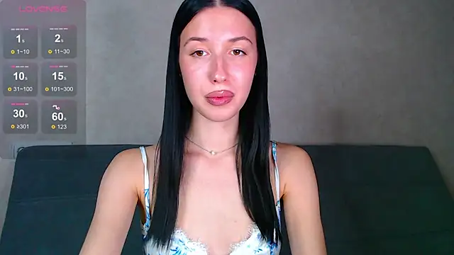 Isabela Fontanaa online show from September 9, 4:29 pm