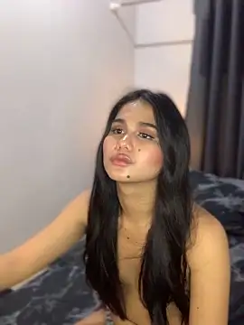 Snapshot of AngelHille chatting on September 29, 9:20 pm AngelHille online show from September 29, 9:20 pm