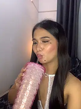 Snapshot of AngelHille chatting on October 15, 4:48 am AngelHille online show from October 15, 4:48 am