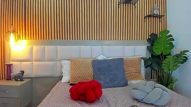 Snapshot of Roseaurora chatting on November 1, 1:48 pm Roseaurora online show from November 1, 1:48 pm