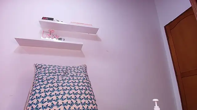 Snapshot of sweegirl69 chatting on September 22, 12:03 pm sweegirl69 online show from September 22, 12:03 pm