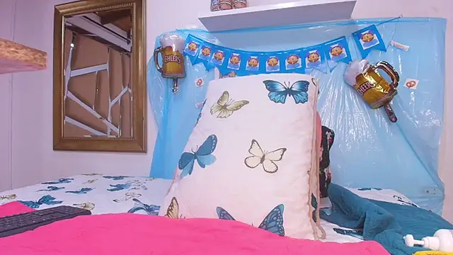 Snapshot of sweegirl69 chatting on September 29, 11:59 am sweegirl69 online show from September 29, 11:59 am