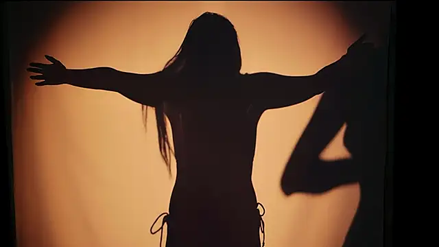 Snapshot of Emeralds_Girls chatting on October 3, 2:05 am Emeralds Girls online show from October 3, 2:05 am