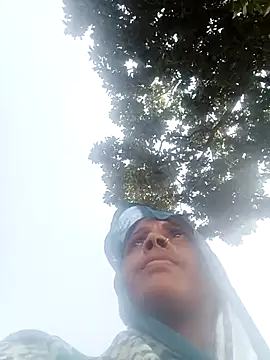 Snapshot of Sharma_pooja chatting on October 17, 6:05 am Sharma pooja online show from October 17, 6:05 am