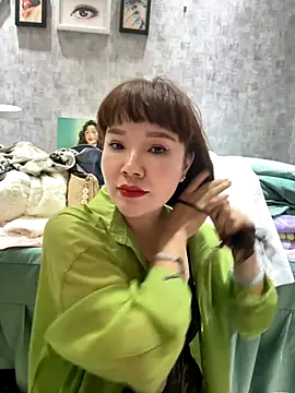 Snapshot of Xinlan-Asia chatting on October 13, 7:22 am Xinlan-Asia online show from October 13, 7:22 am