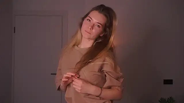 Snapshot of MarlinVarian chatting on September 20, 5:55 pm MarlinVarian online show from September 20, 5:55 pm