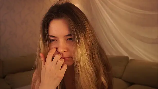 Snapshot of MarlinVarian chatting on October 1, 7:52 pm MarlinVarian online show from October 1, 7:52 pm