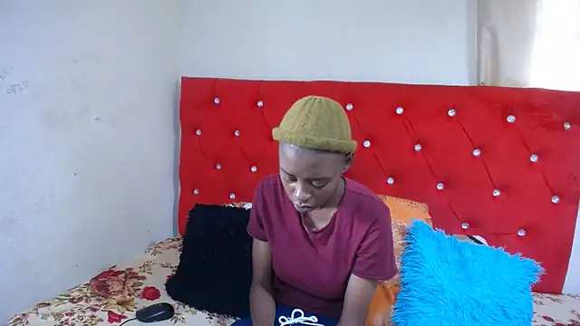 SweetSlenderChoc online show from December 16, 2:12 pm