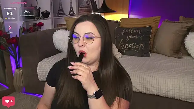 Mia Swano online show from May 6, 11:53 pm