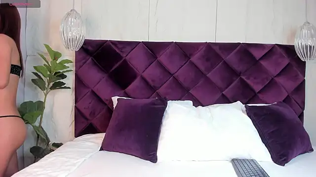 VanessaLogan online show from October 4, 10:58 pm