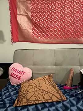 Snapshot of venusluvxoxo chatting on September 17, 5:49 am venusluvxoxo online show from September 17, 5:49 am