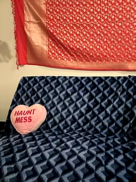 Snapshot of venusluvxoxo chatting on September 16, 5:48 am venusluvxoxo online show from September 16, 5:48 am