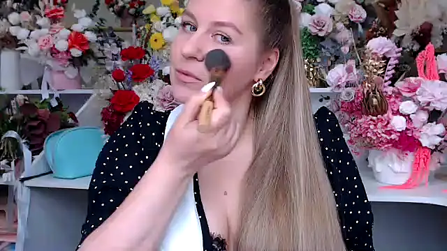 LadyJanee online show from September 11, 8:03 am