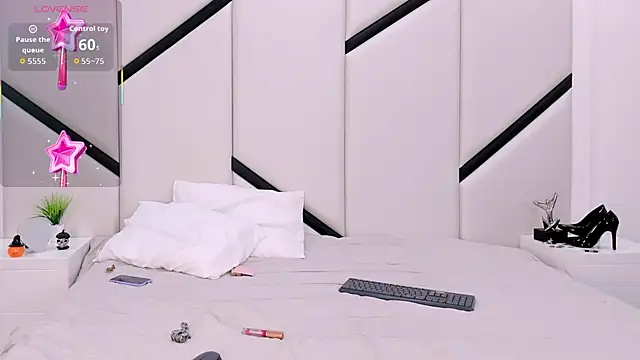 Snapshot of XimenaCosta chatting on October 28, 12:22 pm XimenaCosta online show from October 28, 12:22 pm