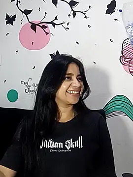 Snapshot of ValerieLove_ chatting on October 17, 10:57 pm ValerieLove  online show from October 17, 10:57 pm