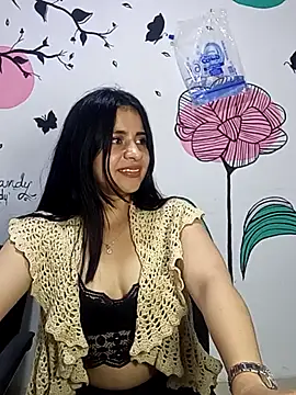 Snapshot of ValerieLove_ chatting on October 19, 12:01 am ValerieLove  online show from October 19, 12:01 am