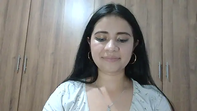 ValerieLove  online show from November 12, 7:56 pm