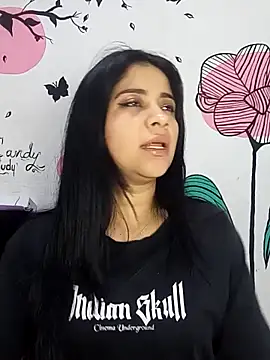 Snapshot of ValerieLove_ chatting on October 6, 8:13 pm ValerieLove  online show from October 6, 8:13 pm