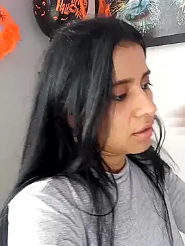 Snapshot of ValerieLove_ chatting on October 27, 7:30 pm ValerieLove  online show from October 27, 7:30 pm