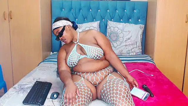 Snapshot of ThickAss_Cheeks chatting on October 29, 8:22 pm ThickAss Cheeks online show from October 29, 8:22 pm