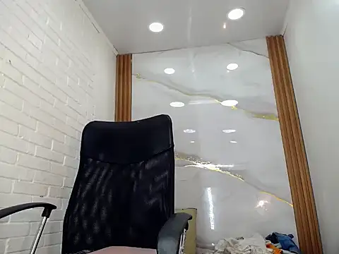 Snapshot of Penelopee_Rouse chatting on October 16, 10:12 pm Penelopee Rouse online show from October 16, 10:12 pm