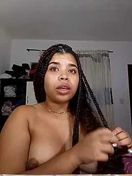 Snapshot of MadissonRizz chatting on October 3, 5:12 am MadissonRizz online show from October 3, 5:12 am