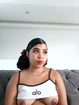 Snapshot of MadissonRizz chatting on October 13, 9:39 pm MadissonRizz online show from October 13, 9:39 pm