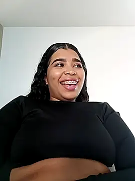 Snapshot of MadissonRizz chatting on October 25, 8:05 pm MadissonRizz online show from October 25, 8:05 pm