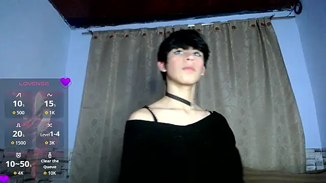 Snapshot of DaraKat18 chatting on October 25, 11:44 pm DaraKat18 online show from October 25, 11:44 pm