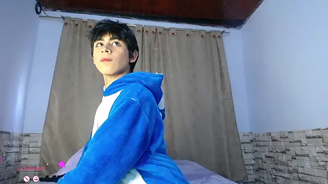 Snapshot of DaraKat18 chatting on September 26, 9:12 pm DaraKat18 online show from September 26, 9:12 pm