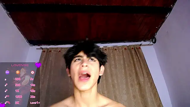 Snapshot of DaraKat18 chatting on October 27, 11:54 pm DaraKat18 online show from October 27, 11:54 pm