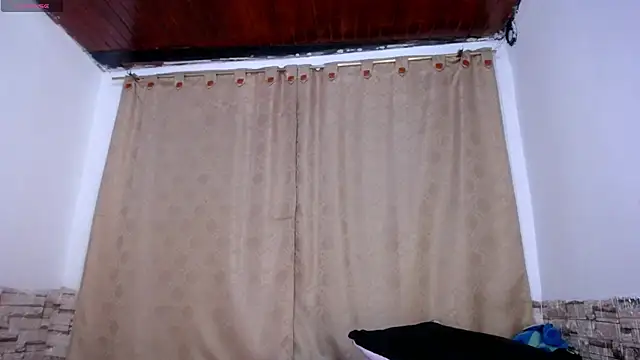 DaraKat18 online show from April 1, 10:29 pm