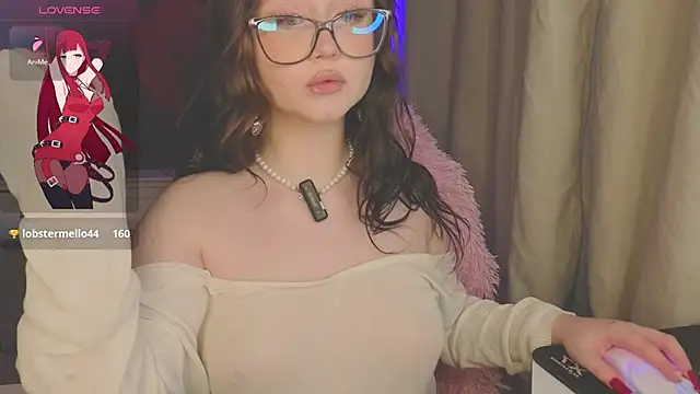 Snapshot of hornyprincess19 chatting on October 14, 1:57 pm hornyprincess19 online show from October 14, 1:57 pm