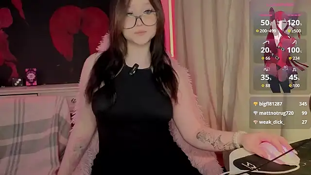 Snapshot of hornyprincess19 chatting on October 2, 12:43 pm hornyprincess19 online show from October 2, 12:43 pm