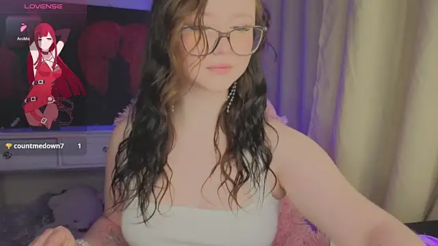 Snapshot of hornyprincess19 chatting on October 17, 12:41 pm hornyprincess19 online show from October 17, 12:41 pm