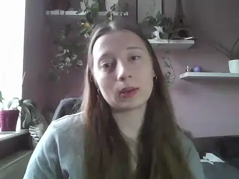 LindaPretty online show from September 16, 6:32 am