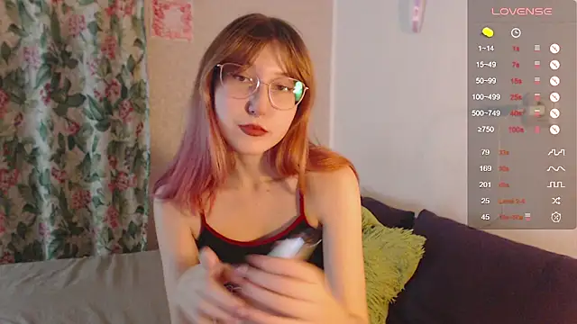 Snapshot of ohmycheryl chatting on October 2, 5:18 pm ohmycheryl online show from October 2, 5:18 pm